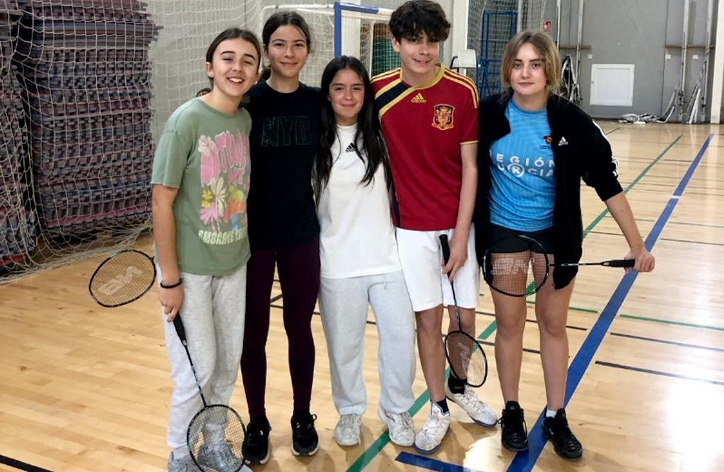 Escolares totaneros participarn en las Finales Regionales de Tenis de Mesa, Bdminton y Petanca